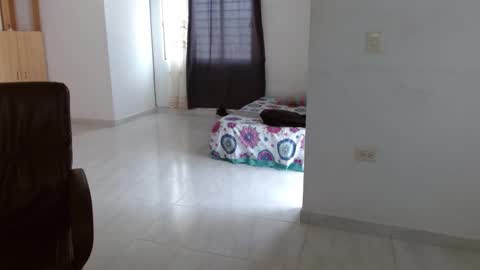 Snapshot of aureliv1 chatting on 10-12-25, 07:57 Aureliano online show from 10-12-25, 07:57