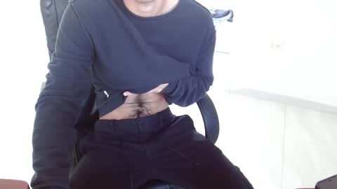 Snapshot of aureliv1 chatting on 10-19-25, 09:04 Aureliano online show from 10-19-25, 09:04