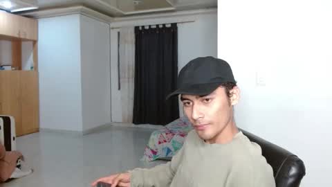 Snapshot of aureliv1 chatting on 11-28-25, 11:07 Aureliano online show from 11-28-25, 11:07