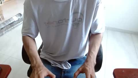 Snapshot of aureliv1 chatting on 02-14-26, 10:06 Aureliano online show from 02-14-26, 10:06