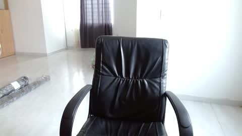 Snapshot of aureliv1 chatting on 02-15-26, 09:44 Aureliano online show from 02-15-26, 09:44