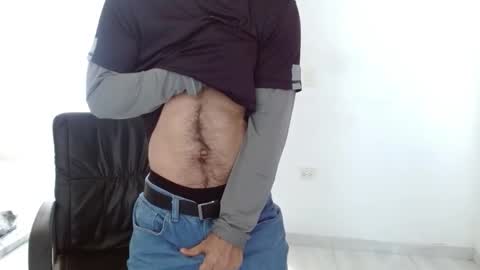 Snapshot of aureliv1 chatting on 02-19-26, 09:33 Aureliano online show from 02-19-26, 09:33