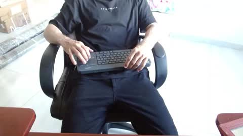 Snapshot of aureliv1 chatting on 02-24-26, 09:46 Aureliano online show from 02-24-26, 09:46