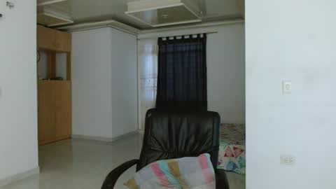 Snapshot of aureliv1 chatting on 02-25-26, 11:25 Aureliano online show from 02-25-26, 11:25