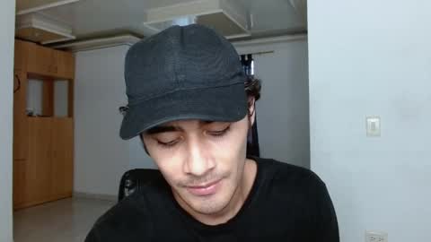 Snapshot of aureliv1 chatting on 04-15-26, 10:32 Aureliano online show from 04-15-26, 10:32