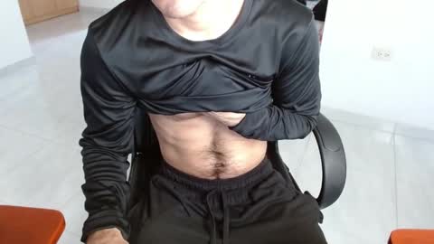 Snapshot of aureliv1 chatting on 04-22-26, 10:11 Aureliano online show from 04-22-26, 10:11
