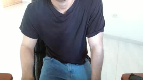 Snapshot of aureliv1 chatting on 05-13-26, 10:06 Aureliano online show from 05-13-26, 10:06