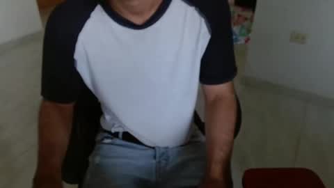 Snapshot of aureliv1 chatting on 05-14-26, 10:27 Aureliano online show from 05-14-26, 10:27