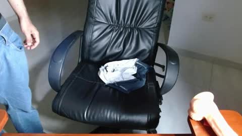 Snapshot of aureliv1 chatting on 05-19-26, 01:56 Aureliano online show from 05-19-26, 01:56