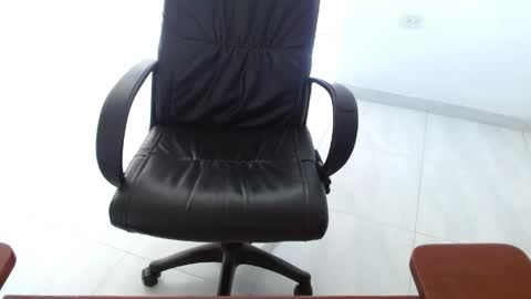 Snapshot of aureliv1 chatting on 05-19-26, 10:16 Aureliano online show from 05-19-26, 10:16