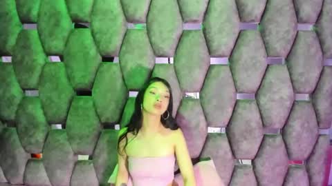 Snapshot of aurora18palmer chatting on 12-15-25, 03:49 aurora online show from 12-15-25, 03:49