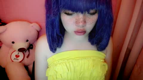cute online show from 06-18-26, 09:14