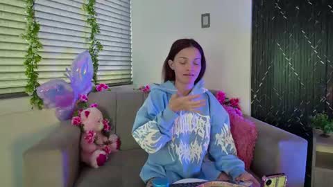 Aurora  online show from 06-10-26, 01:43