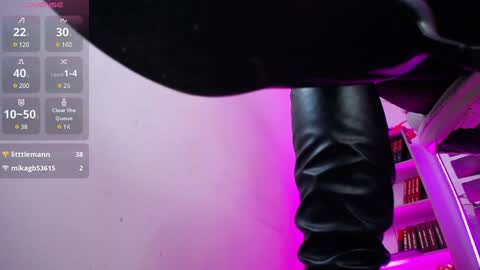 Snapshot of aurora_thomas chatting on 12-10-24, 06:06 Aurora online show from 12-10-24, 06:06