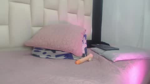 Snapshot of auroraa_miller chatting on 01-15-25, 04:21 auroraa_miller online show from 01-15-25, 04:21