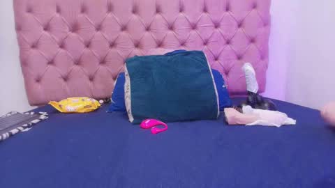 Snapshot of auroraa_miller chatting on 09-09-25, 11:54 auroraa_miller online show from 09-09-25, 11:54