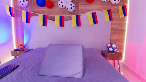 auroraa_miller online show from 06-25-26, 03:06
