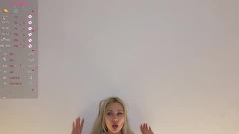 Snapshot of aurorabless chatting on 10-12-25, 04:39 Aurora online show from 10-12-25, 04:39