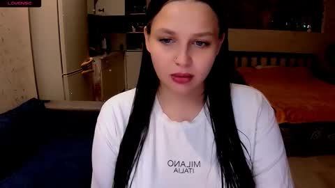 Aurora  Follow me online show from 10-28-25, 09:46