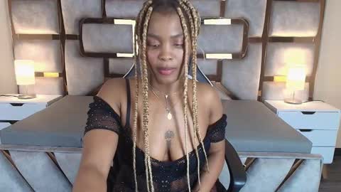 Snapshot of aurorabrow chatting on 11-25-25, 10:54 Ariana online show from 11-25-25, 10:54