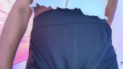 Snapshot of aurorabrow chatting on 01-12-26, 08:14 Ariana online show from 01-12-26, 08:14