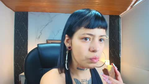 Aurora Diaz online show from 05-25-26, 11:49