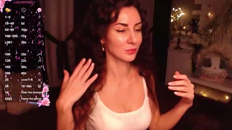 Snapshot of auroragreys chatting on 12-17-25, 02:34 Aurora online show from 12-17-25, 02:34