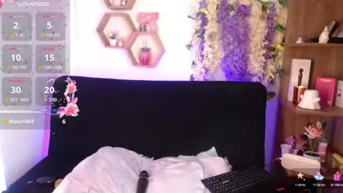 aurorahans online show from 06-18-26, 11:09