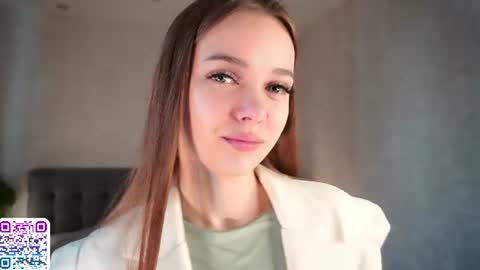 Snapshot of auroralowen chatting on 07-15-26, 05:56 Aurora online show from 07-15-26, 05:56