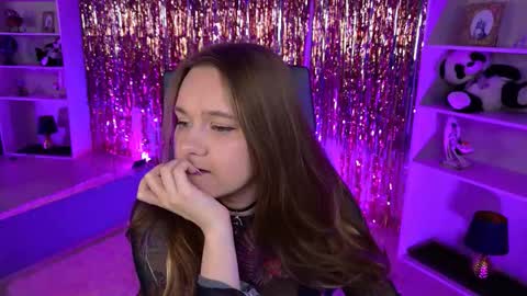 Snapshot of auroranelson chatting on 03-25-26, 05:41 Aurora online show from 03-25-26, 05:41