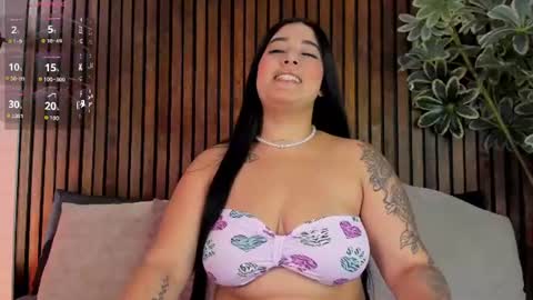 auroraqueenn online show from 07-16-26, 08:37