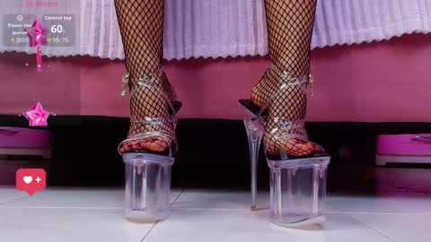 Snapshot of aurorasim chatting on 10-28-25, 01:36 Aurora online show from 10-28-25, 01:36