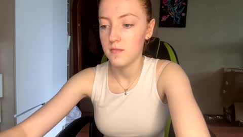 Snapshot of auroraviolet_ chatting on 06-08-26, 11:32 auroraviolet_ online show from 06-08-26, 11:32