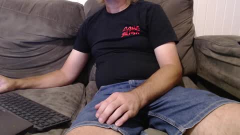 Snapshot of aussiemanvslady chatting on 12-13-24, 09:35 AussieDeviantsAnomymous online show from 12-13-24, 09:35