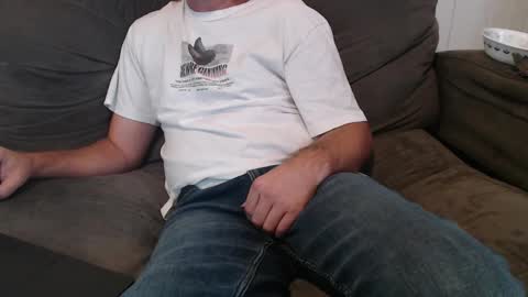 Snapshot of aussiemanvslady chatting on 02-14-25, 05:30 AussieDeviantsAnomymous online show from 02-14-25, 05:30