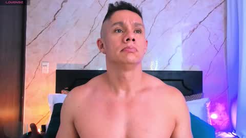 Snapshot of austin_boyjrg chatting on 11-05-25, 06:08 Austin online show from 11-05-25, 06:08