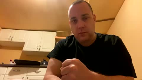 Snapshot of auz1812 chatting on 12-16-24, 07:58 Auz online show from 12-16-24, 07:58