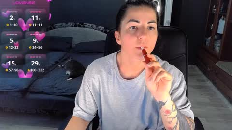 Ava online show from 12-16-24, 09:24