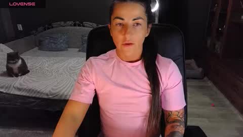 Ava online show from 11-11-25, 06:19