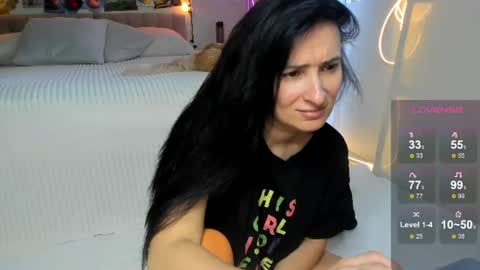 Snapshot of ava_athena chatting on 06-17-26, 07:11 Ava online show from 06-17-26, 07:11