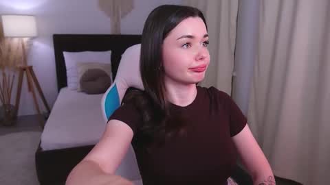 Snapshot of ava_blushy chatting on 09-17-25, 04:08 Ava online show from 09-17-25, 04:08