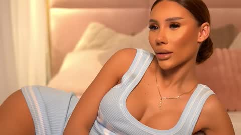 Snapshot of ava_heath chatting on 03-09-26, 01:53 Ava online show from 03-09-26, 01:53