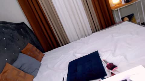 Ava online show from 12-27-24, 08:39