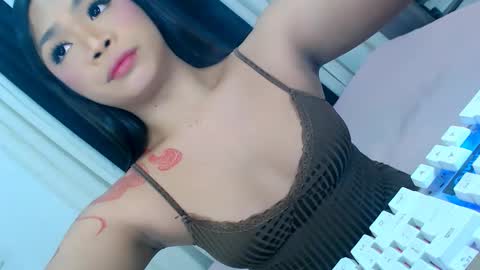 Ava online show from 11-10-25, 08:13
