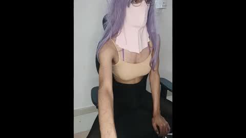 Badgirl trans69 online show from 05-11-26, 04:04