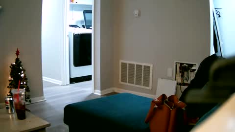 Ava Ashley online show from 01-21-25, 12:57