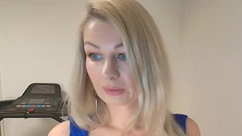 Snapshot of avaluxe_ chatting on 01-07-26, 03:58 Eira online show from 01-07-26, 03:58