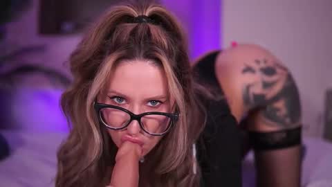 Snapshot of avamaddisson chatting on 01-14-26, 04:40 Ava online show from 01-14-26, 04:40