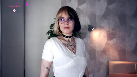 Snapshot of avaobierne chatting on 02-06-26, 06:33 avaobierne online show from 02-06-26, 06:33