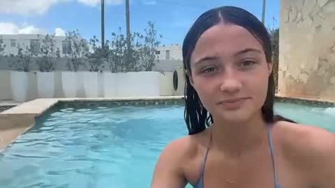 Snapshot of avaowensxo chatting on 03-15-26, 04:02 avaowensxo online show from 03-15-26, 04:02